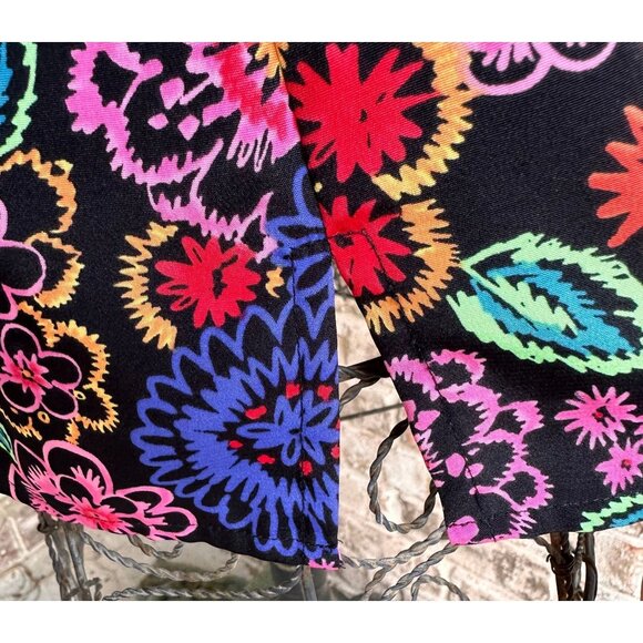 VTG Elementz Blouse Woman 1X Black Floral Shirt Button Short Sleeves Psy… - Picture 10 of 12